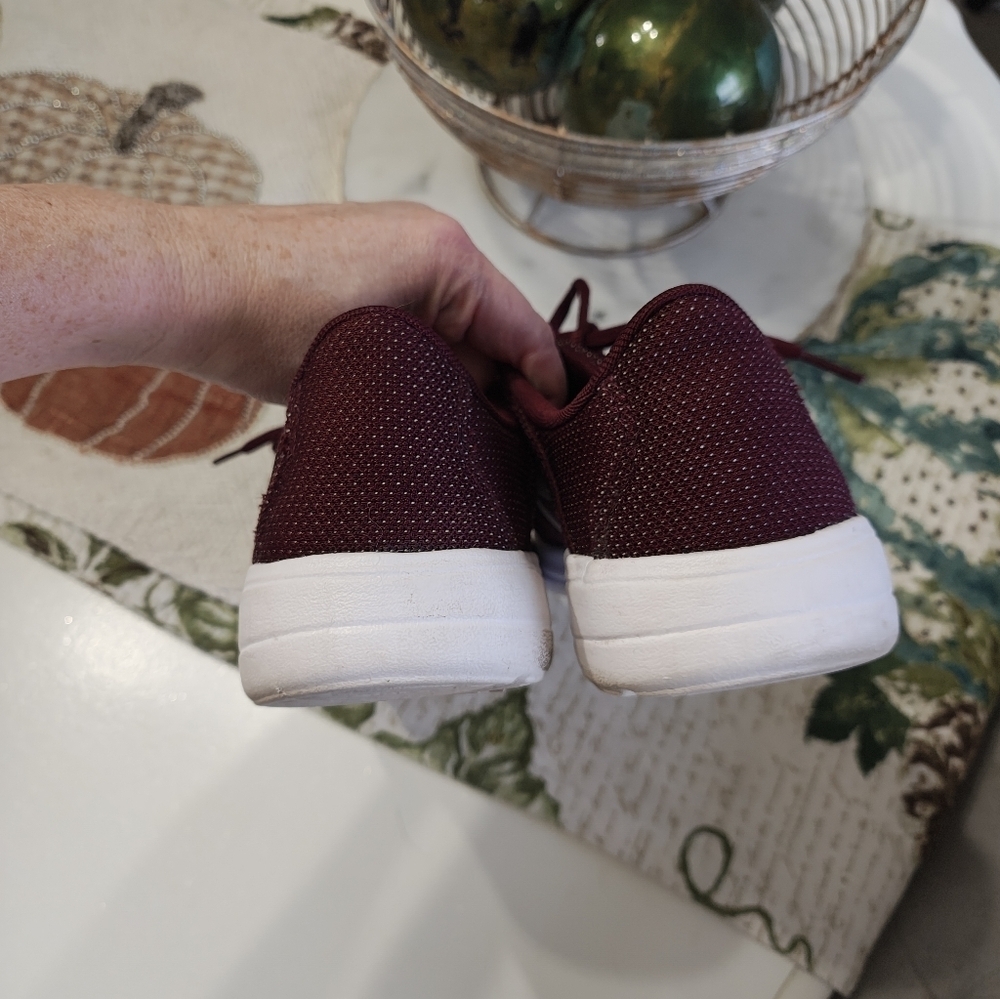 New Balance Women's Maroon Athletic Shoes 8 - Picture 4 of 8